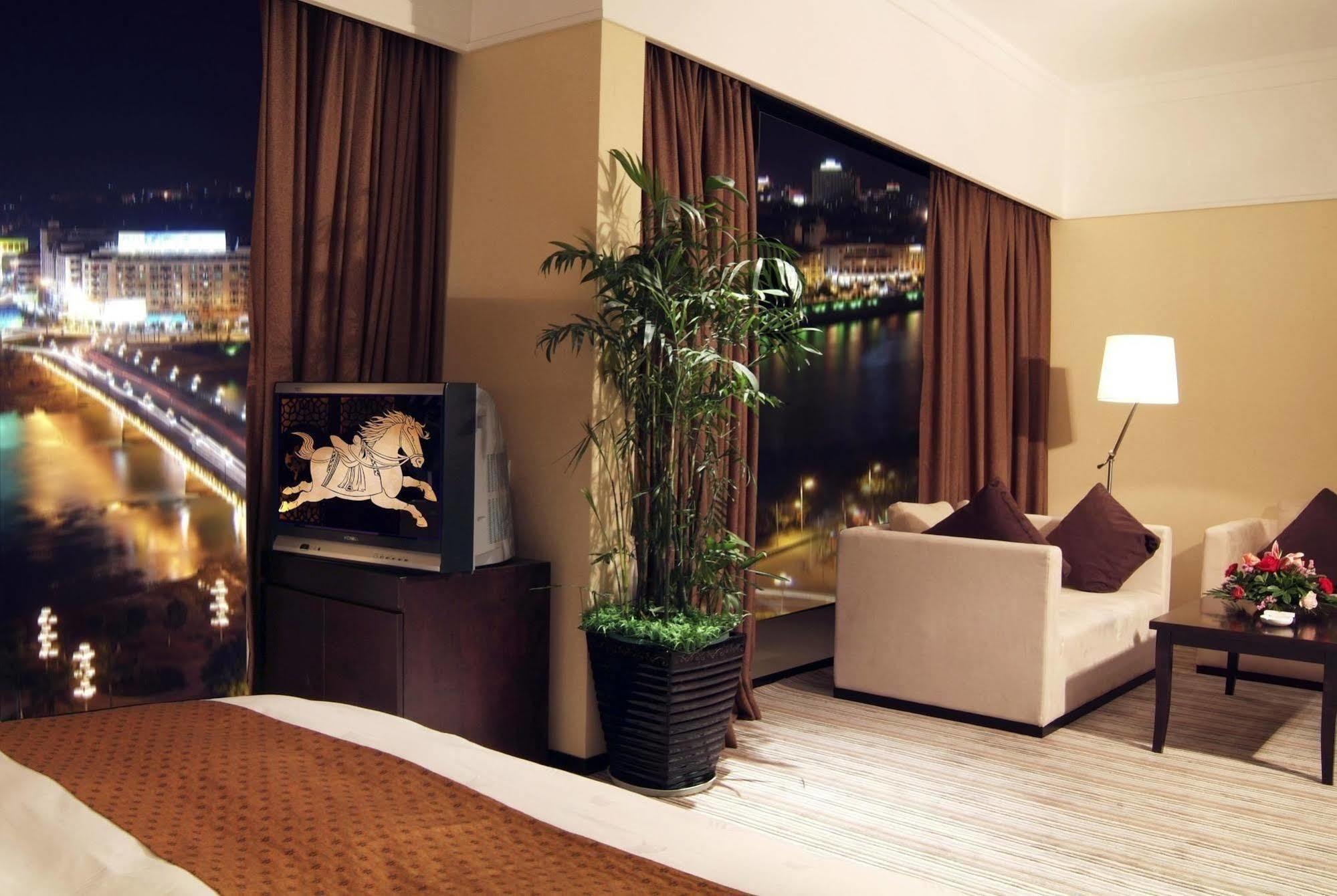 Heyuan Great International Hotel Bagian luar foto
