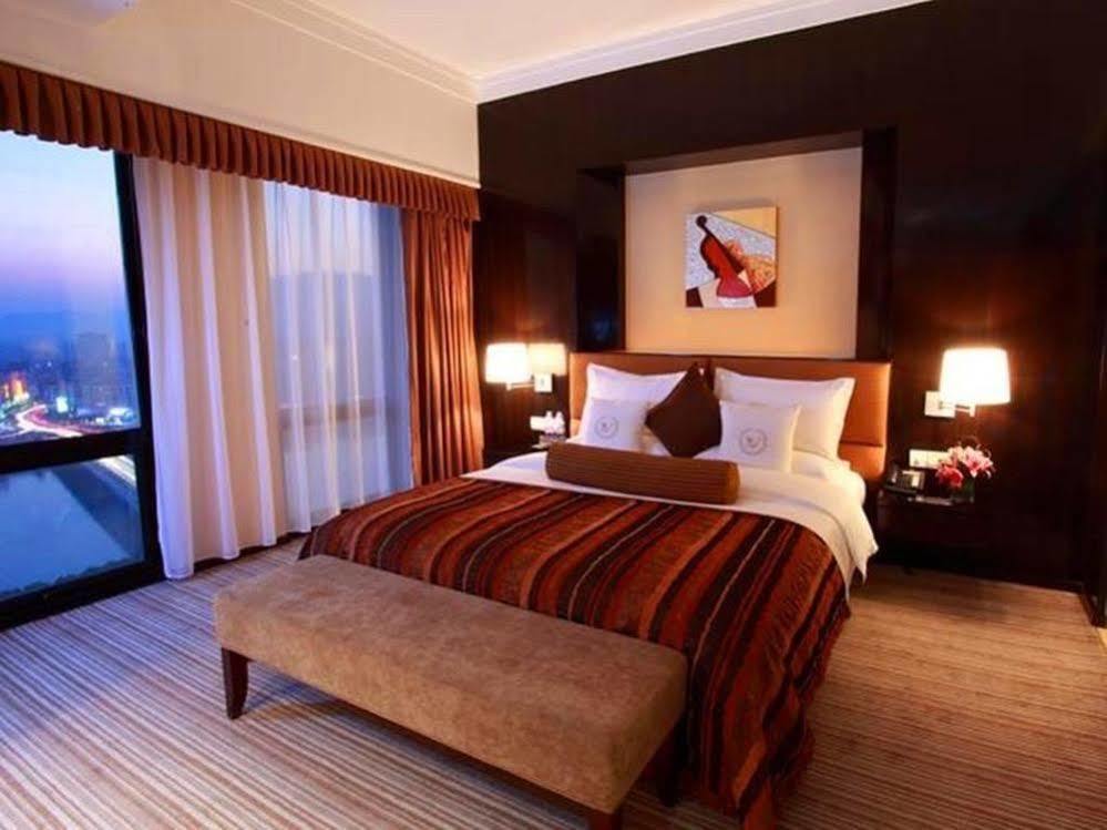 Heyuan Great International Hotel Bagian luar foto